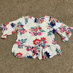 Crazy 8 floral ruffle sleeve blouse